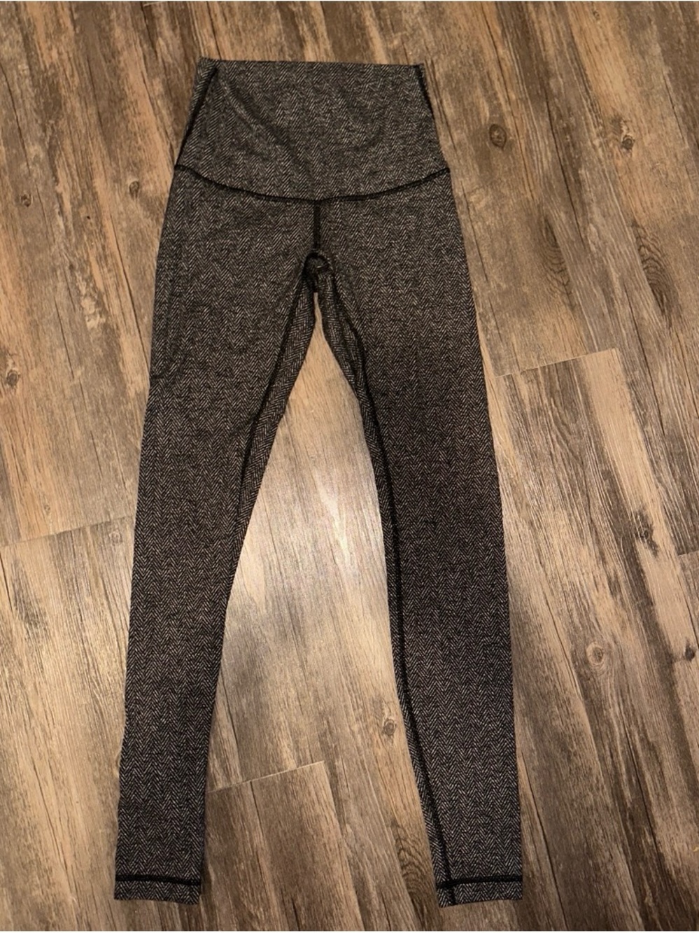 Lululemon High-Waist Herringbone Leggings in Black and White